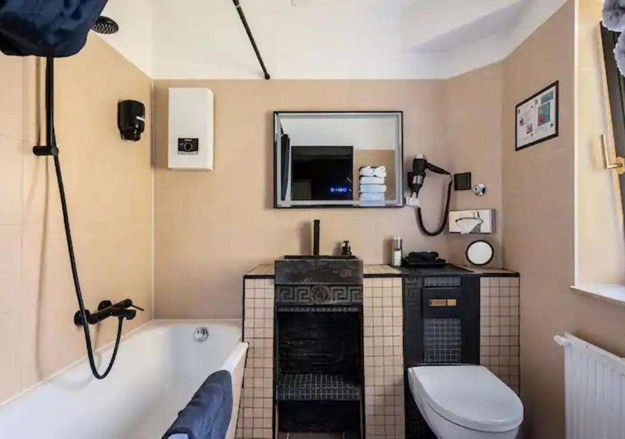 Miet-Kamp Ruhig, Zentral, Nahe Messe, Ausgefallenes Design 2 Schlafzimmer Berlin Dış mekan fotoğraf